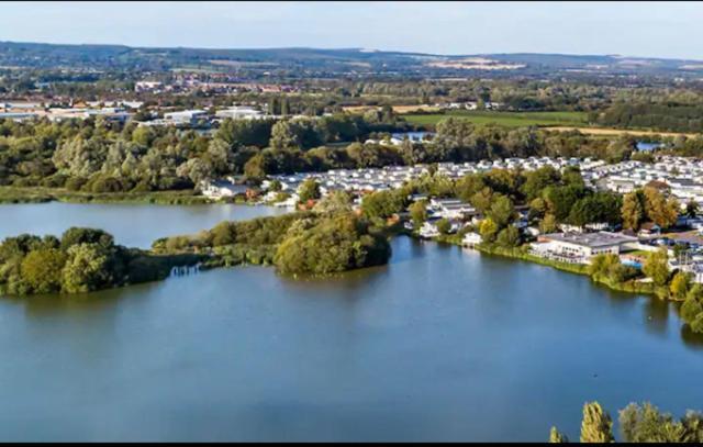 Lodge Caravan On Holiday Park Chichester Kültér fotó